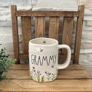 🆕 Rae Dunn | Spring 🐝 "GRAMMY" Mug!